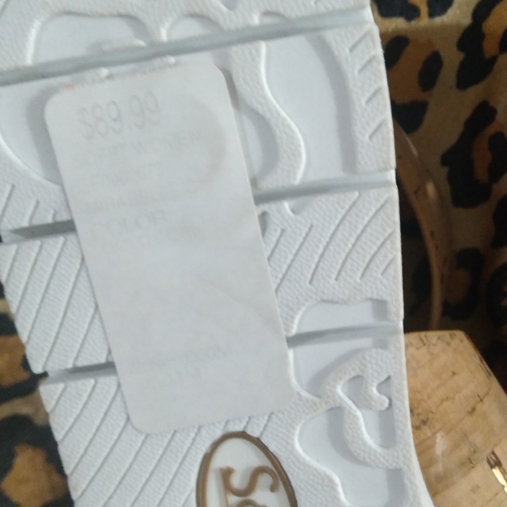 Shoes - Picture 2 of 3